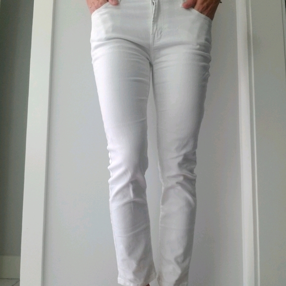 White Jeans - Picture 2 of 8